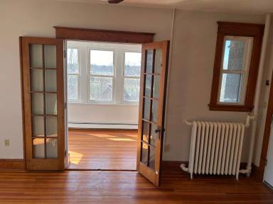 Main picture of 36 Miles Ave