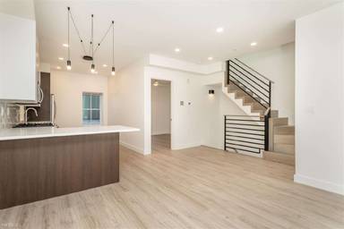 Main picture of 13 Sewall St