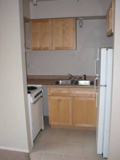Main picture of 939 E Homer St
