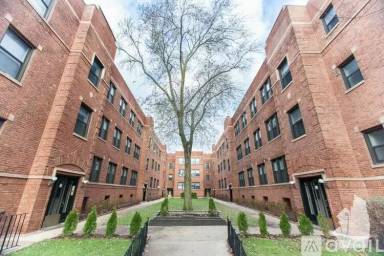 Main picture of 642 W Cornelia Ave