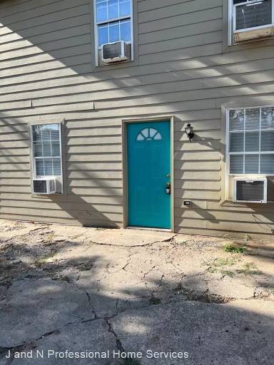 Main picture of 2355 W Park Pl
