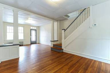 Main picture of 546 Manor St