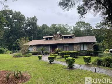 Main picture of 840 Ferne Dr