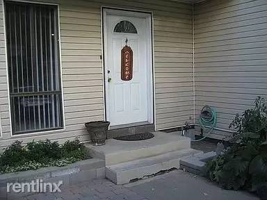 Main picture of 5283 S Gravenstein Park
