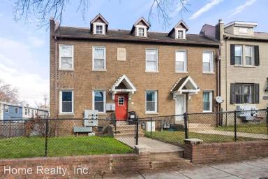 Main picture of 1104 Queen St NE