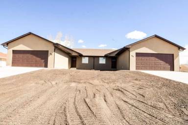 Main picture of 241 W Laurue Pl