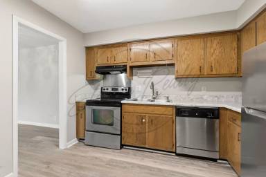 Main picture of Updated ground floor unit across from Madison Park