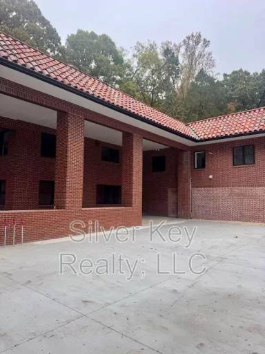 Main picture of 2113 W Madison Ave