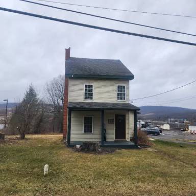 Main picture of 2285 Hixton Rd