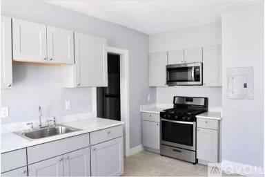 Main picture of 21 Whipple Ave