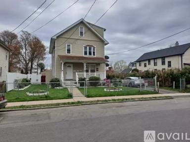 Main picture of 23 Carpenter St