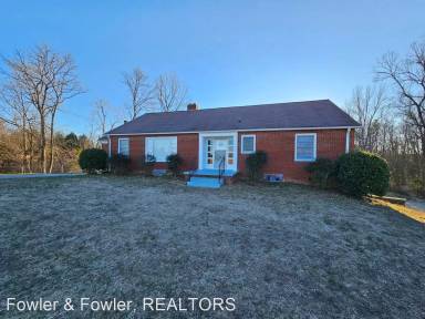 Main picture of 1106 N Old Greensboro Rd