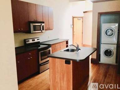 Main picture of 206 S Washington Sq