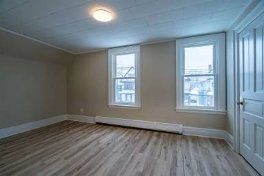 Main picture of 53 Edson St