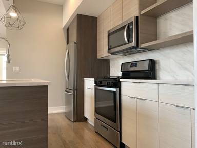 Main picture of 2450 W Chicago Ave