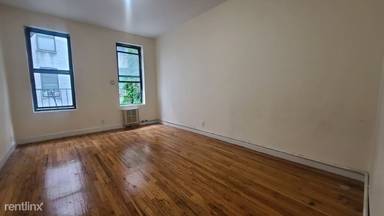 Main picture of 624 E 11th St