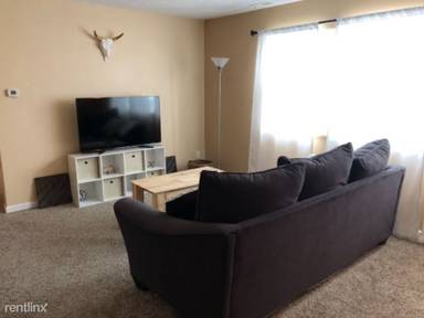 Main picture of 1120 E 6th St