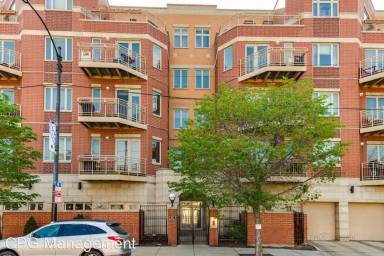 Main picture of 4950 N Western Ave