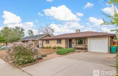 Main picture of 4712 Estes St