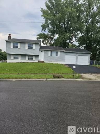 Main picture of 2551 Niantic Dr