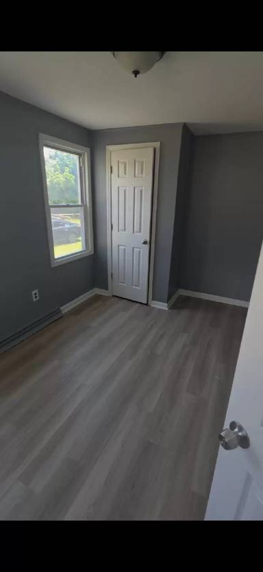 Main picture of 338 Main St