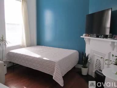 Main picture of 855 Pavonia Ave