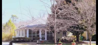 Main picture of 2925 Lookout Pl NE