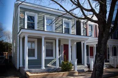 Main picture of 1405 Charles St