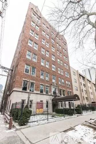 Main picture of 940 Winona