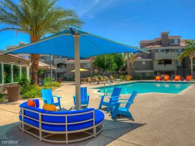 Main picture of 909 West