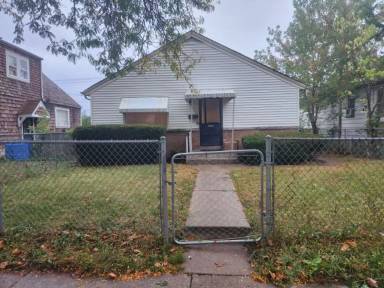 Main picture of 6130 W Medford Ave