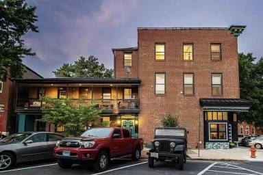 Main picture of 2200 E Fairmount Ave