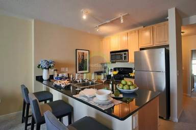 Main picture of 373 N Desplaines St