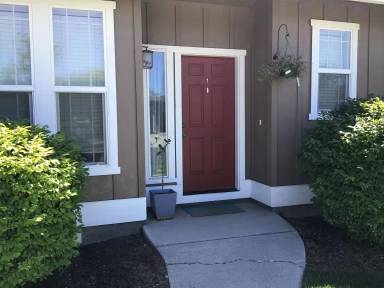 Main picture of 1052 NE Rambling Ln