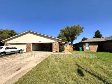 Main picture of 8301 NW 78th Ter