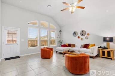 Main picture of 1025 Swan Flower St