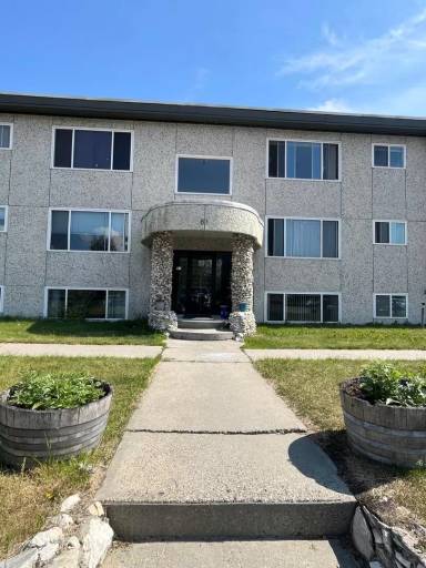 Main picture of 81 Slater Dr