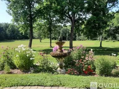 Main picture of 133 Fox Point Rd