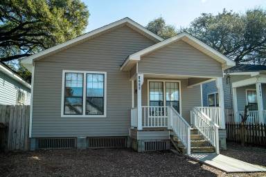 Main picture of 1824 Tabor St