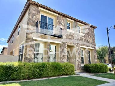 Main picture of 980 S Huish Dr