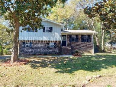 Main picture of 3304 Hogan St