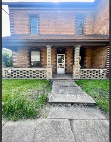 Main picture of 700 Market St