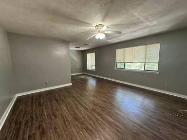 Main picture of 599 Chicopee Ct
