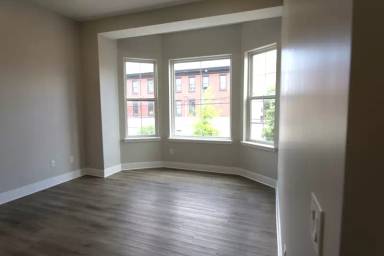 Main picture of 4000 W Girard Ave