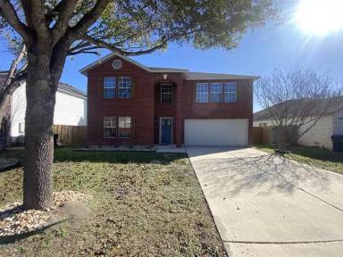 Main picture of 650 Whispering Hollow Dr