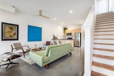 Main picture of 530 Lilly Ave
