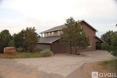 Main picture of 320 N Skylane Dr