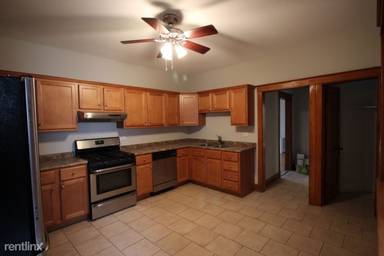 Main picture of 2651 N Harding Ave