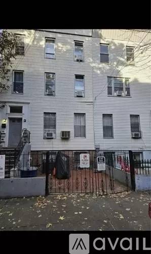Main picture of 218 1st St