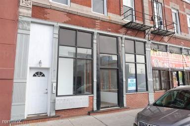 Main picture of 2620 W Cermak Rd